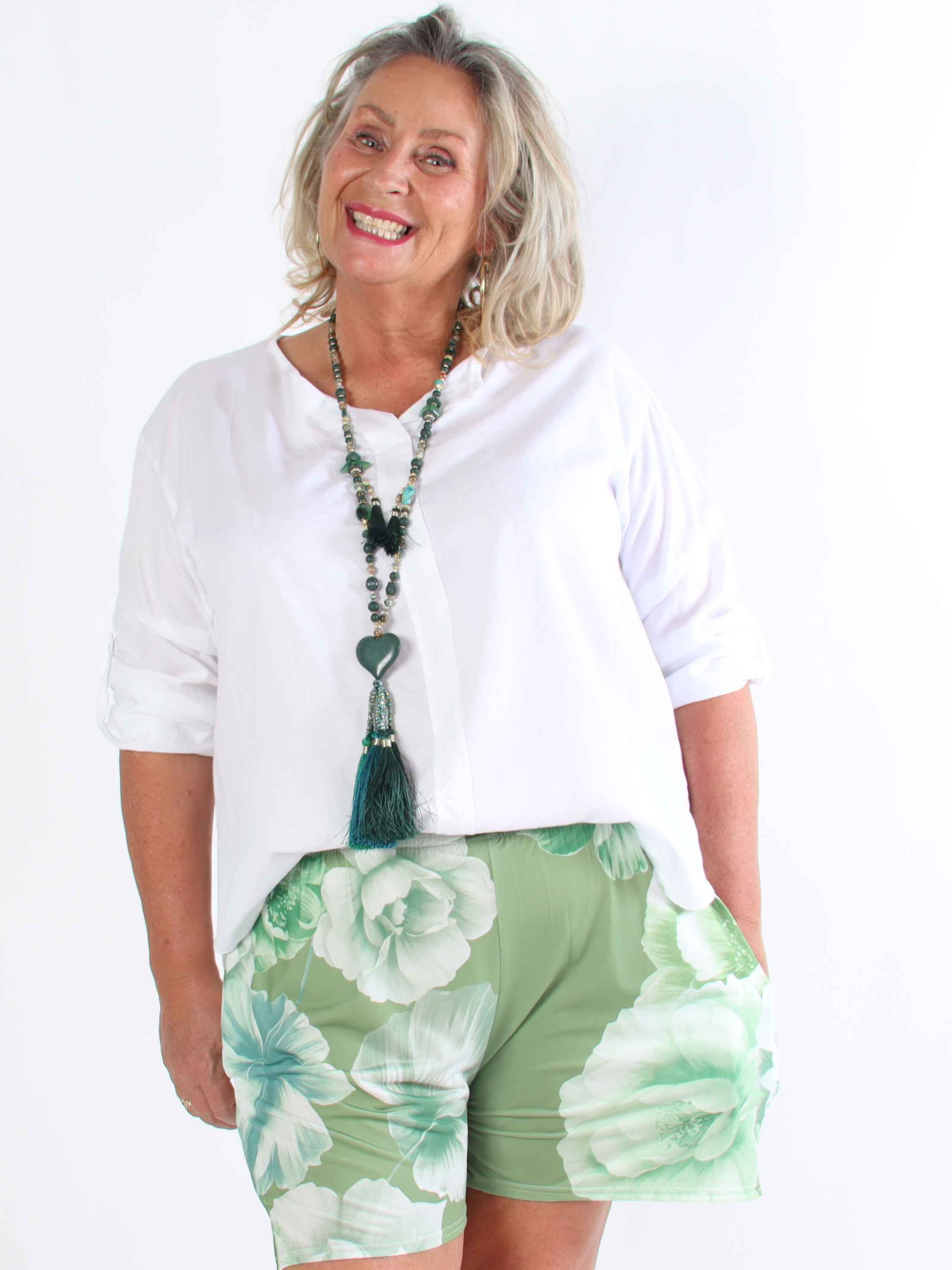 Pams Flower Shorts - Elastiske plus size shorts med blomsterprint